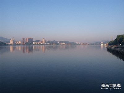 游走著的盛夏