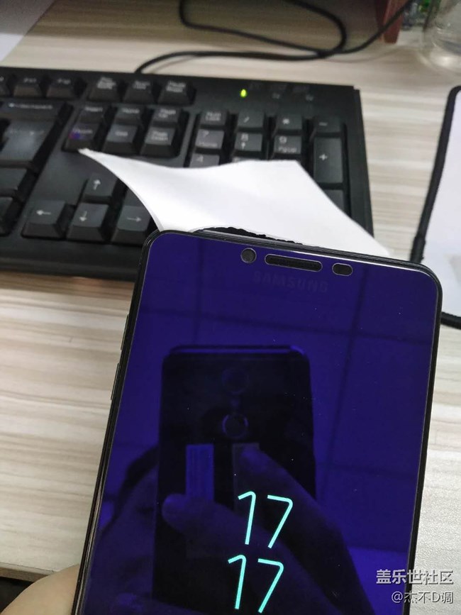 C9換屏后縫隙太大，前攝像頭進灰塵了