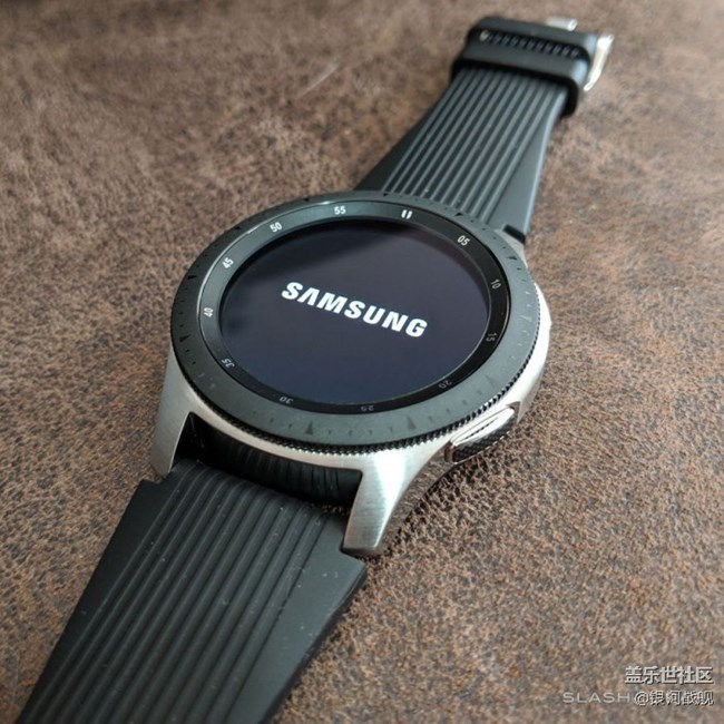 新款Galaxy Watch智能手表開箱