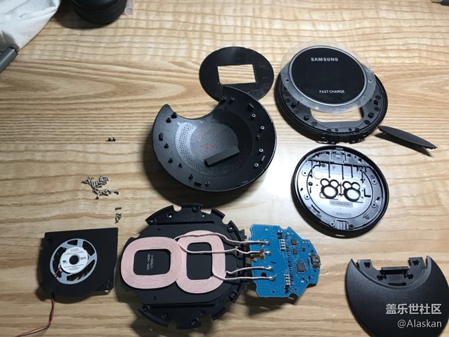 【拆解】三星第三代無線充電器拆解