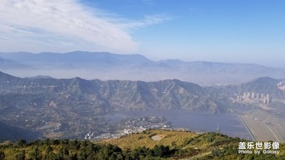 建在山頂?shù)臋C場