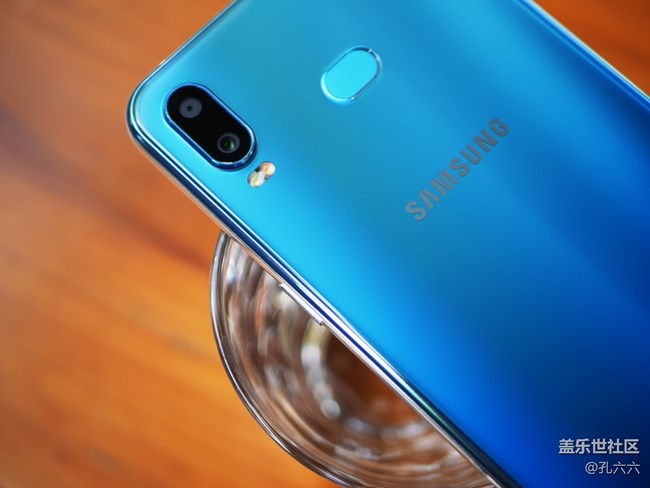 外觀精致手感細膩 三星Galaxy A6s美圖賞