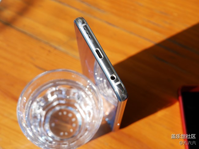 外觀精致手感細膩 三星Galaxy A6s美圖賞