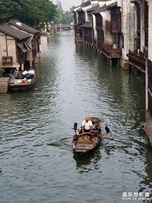 中國第一代航母能停六只魚鷹戰(zhàn)斗機(jī)可惜只能攻擊水下目標(biāo)