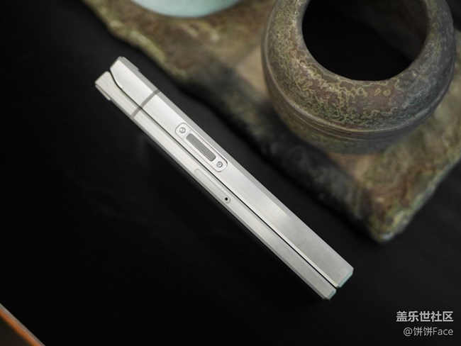 開闔之間 風(fēng)范盡顯 三星W2019美圖賞