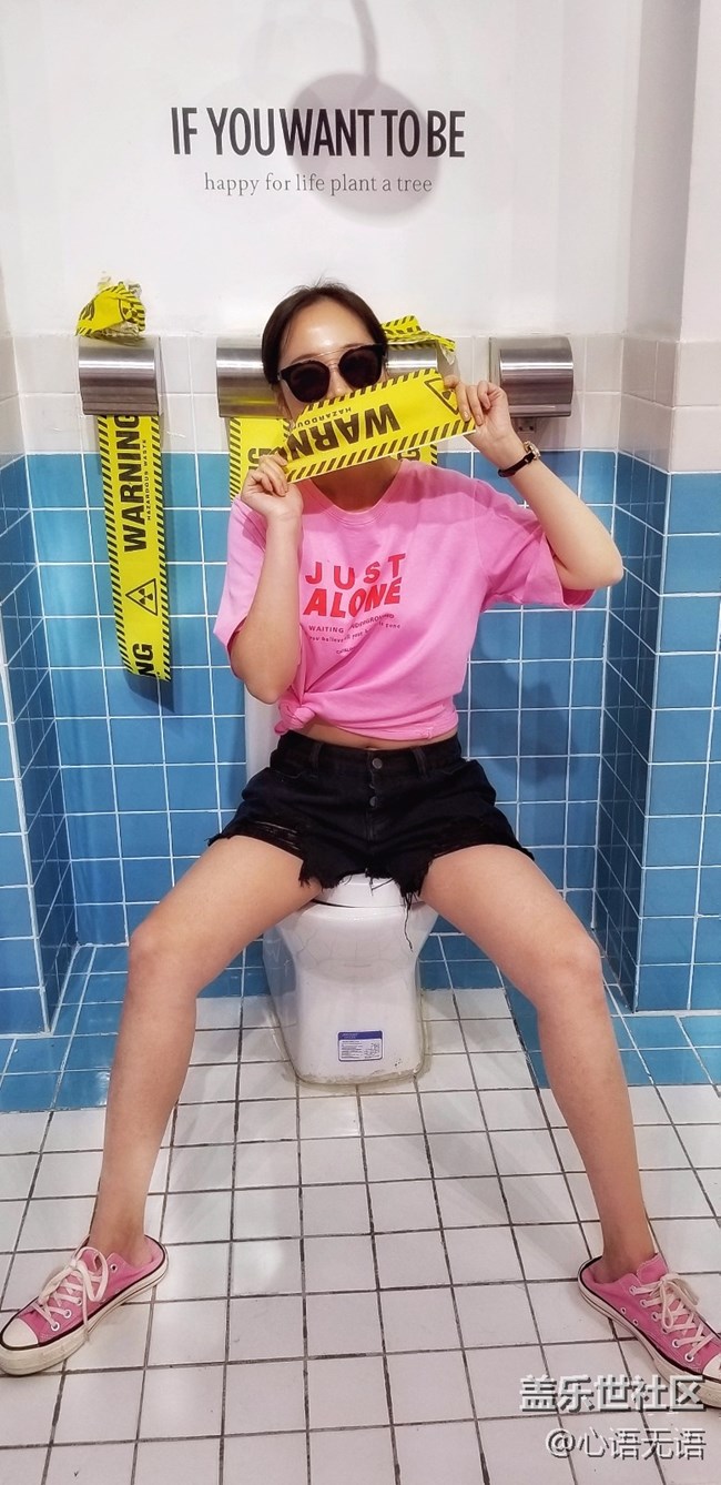 11月，我們在網(wǎng)紅店來拍照