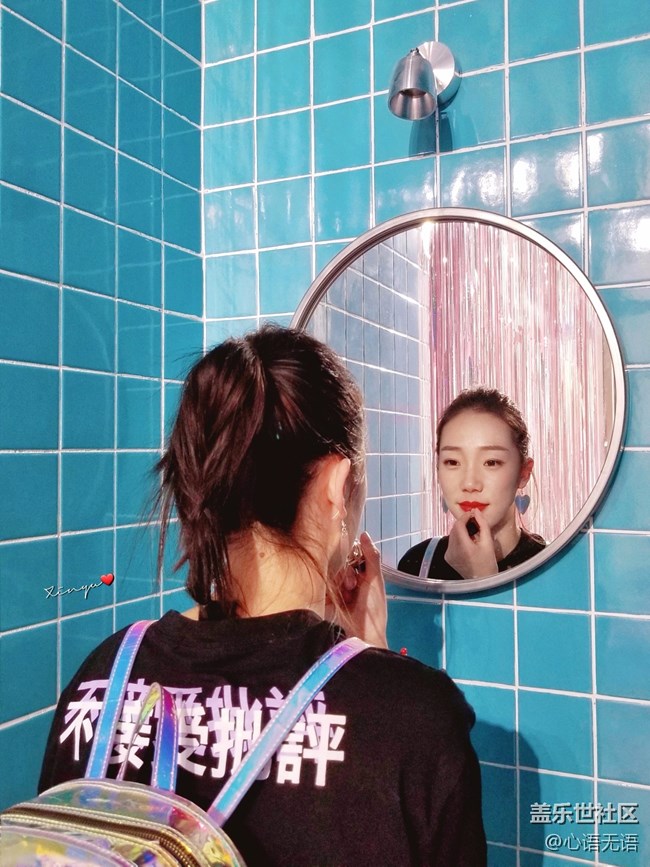 11月，我們在網(wǎng)紅店來拍照