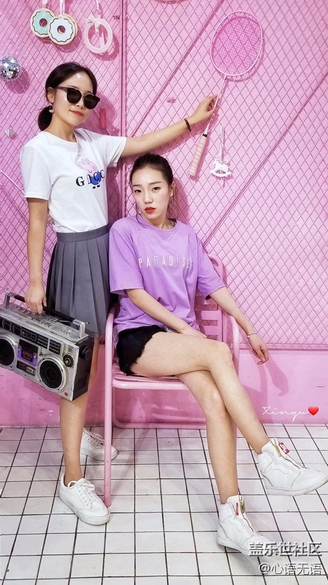 11月，我們在網(wǎng)紅店來拍照