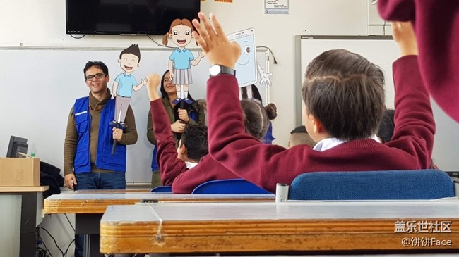 面向所有人的物聯(lián)網(wǎng) 三星志愿者在哥倫比亞學(xué)校舉辦互動(dòng)課程