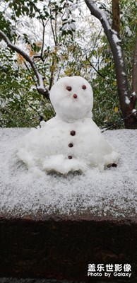 出來堆雪人