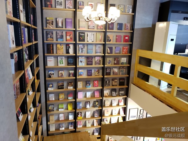 據(jù)說這是全國第一家?guī)ЭХ瑞^的三星全產(chǎn)品體驗(yàn)店哦