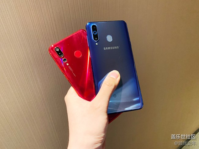 三星A8s與華為Nova4 在開孔之巔誰更勝一籌？(外觀篇)