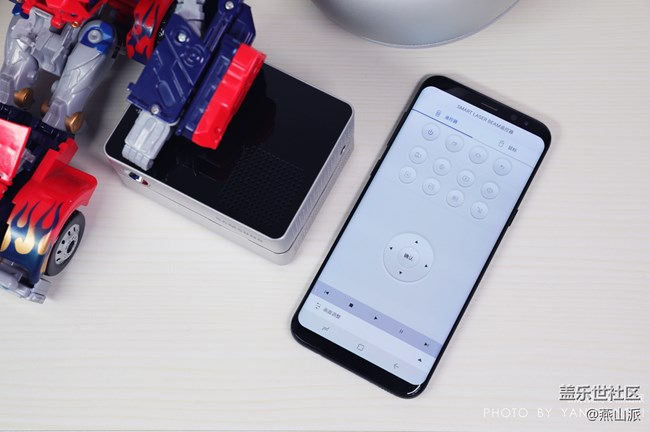 三星智能激光投影儀評測，簡直是變形金剛的能量魔方