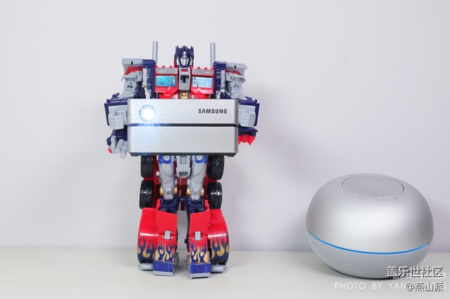 三星智能激光投影儀評測，簡直是變形金剛的能量魔方