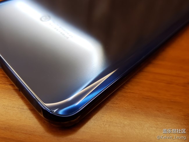 A8s上手，一個黑瞳，洞見未來。