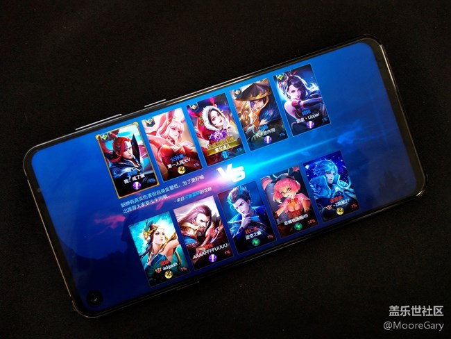 細節(jié)成就“黑瞳全視屏”，三星Galaxy A8s上手體驗