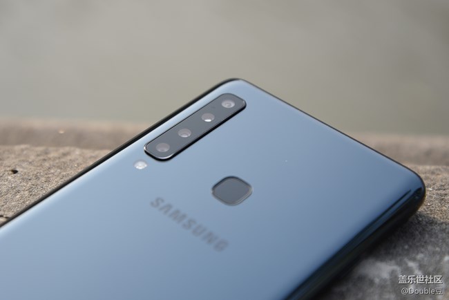 攝像頭多就是了不起！首款后置四攝手機(jī)三星A9s外觀鑒析