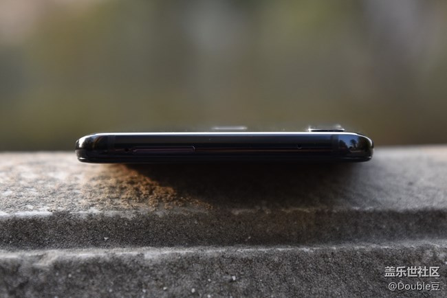 攝像頭多就是了不起！首款后置四攝手機(jī)三星A9s外觀鑒析