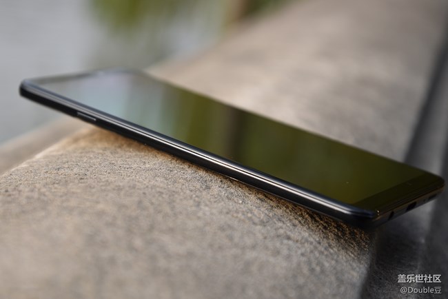 攝像頭多就是了不起！首款后置四攝手機(jī)三星A9s外觀鑒析