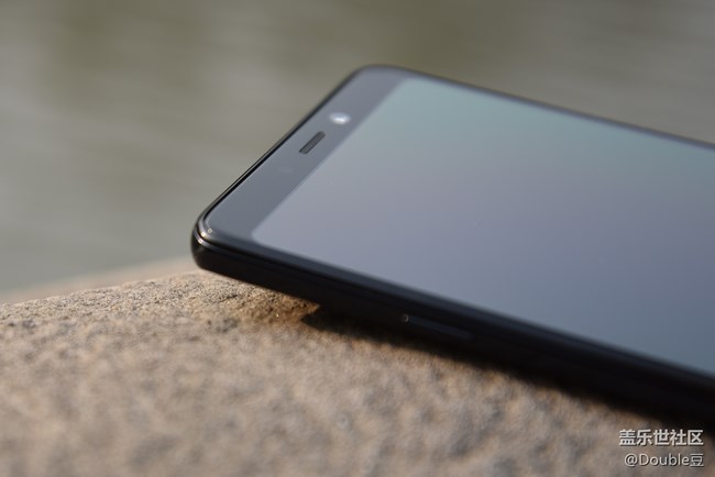 攝像頭多就是了不起！首款后置四攝手機(jī)三星A9s外觀鑒析