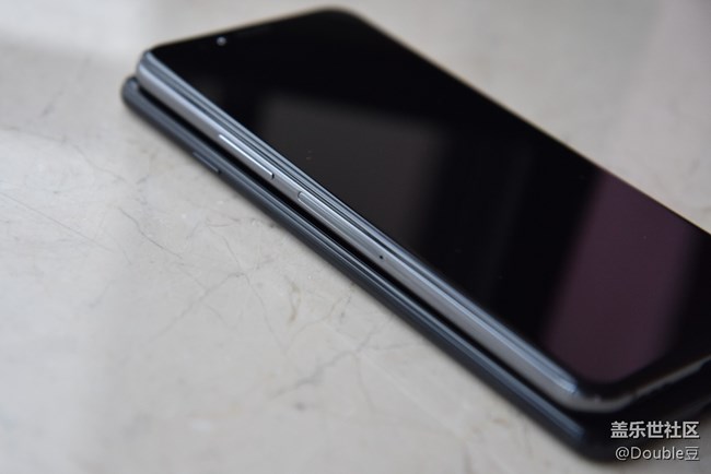 極致四攝VS性價(jià)比：三星A9s與A6s外觀對(duì)比賞析