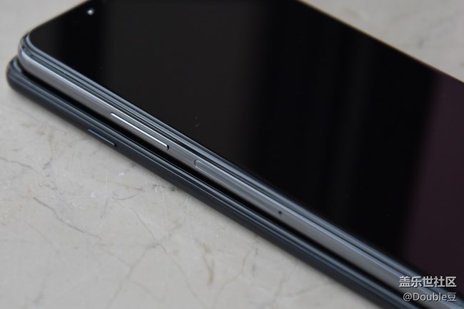 極致四攝VS性價(jià)比：三星A9s與A6s外觀對(duì)比賞析