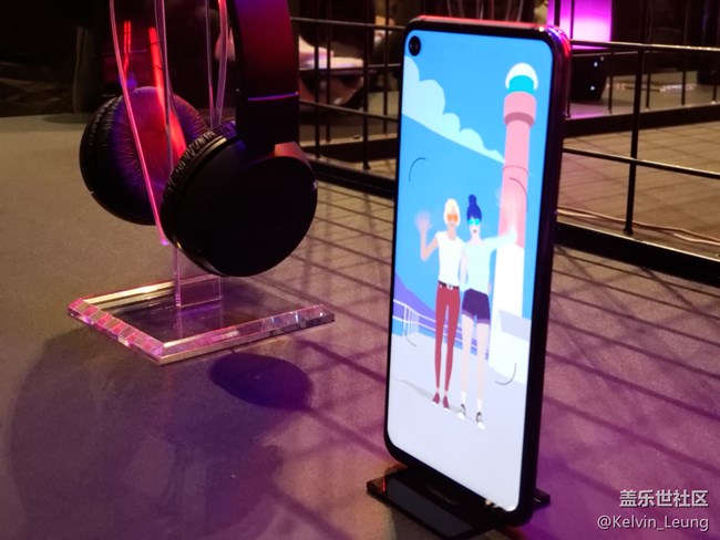 【Galaxy A8s星粉體驗活動】A8s上手，一個黑瞳，洞見未來。