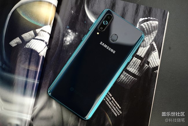 前沿科技的先行者，三星Galaxy A8s體驗(yàn)評(píng)測(cè)