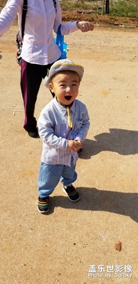 釣魚去，開心的寶貝！