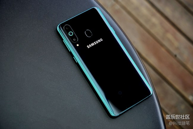 前沿科技的先行者，三星Galaxy A8s體驗(yàn)評(píng)測(cè)