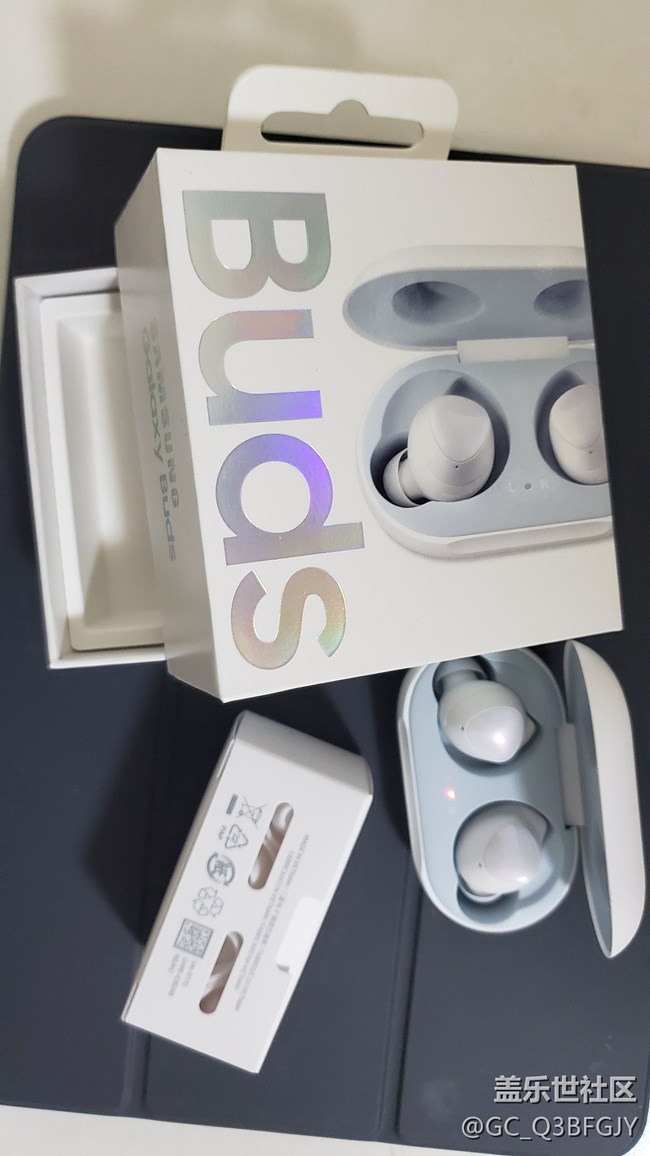 港版512贈(zèng)送Buds入耳及與airpods 簡(jiǎn)單對(duì)比