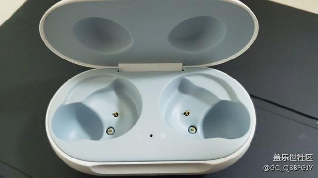 港版512贈(zèng)送Buds入耳及與airpods 簡(jiǎn)單對(duì)比