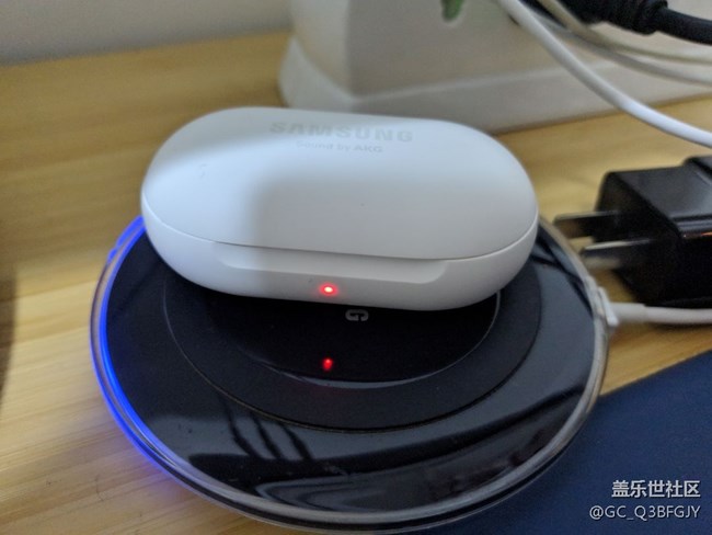 港版512贈(zèng)送Buds入耳及與airpods 簡(jiǎn)單對(duì)比