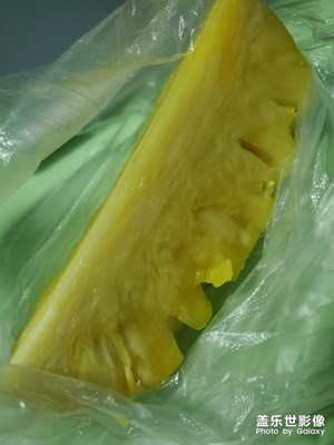 沒啥拍的，拍個(gè)菠蘿吧