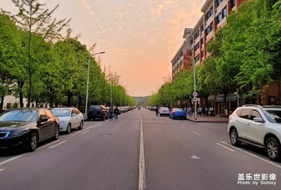 【在路上】大學(xué)里的黃昏