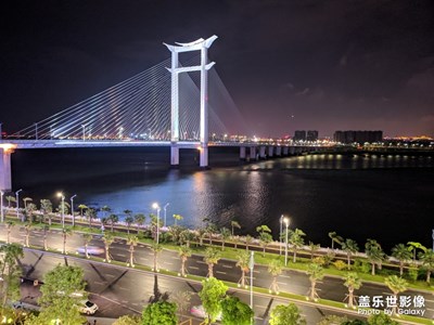 用谷歌夜景拍的圖片，和自帶拍的圖片