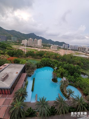 萬(wàn)科湖畔度假公園的泳池