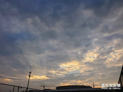 夕陽(yáng)西下