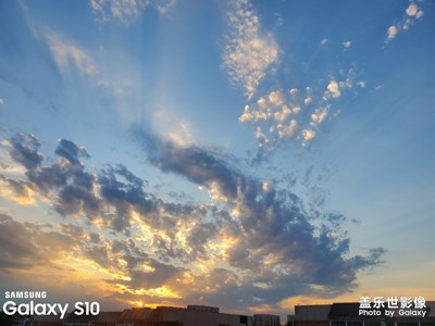 晚霞，有耶穌光哦。。。