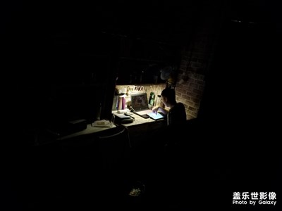 日常熬夜的舍友