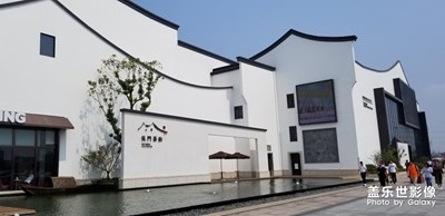 【光影的魅力】+網(wǎng)紅服務(wù)區(qū)