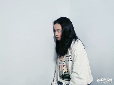 白