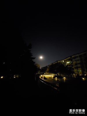 月是故鄉(xiāng)明