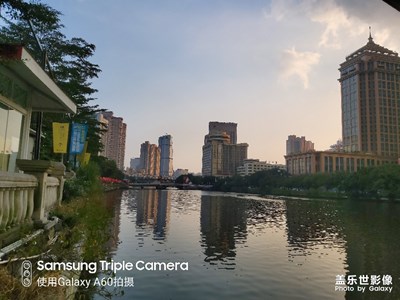 【瑰麗時分】隨拍的