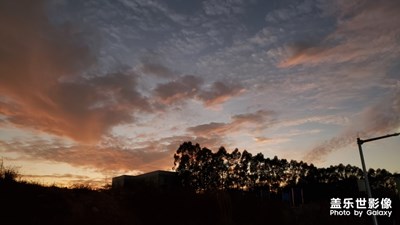 上班的晚霞