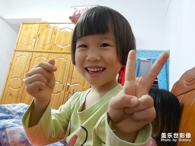 可愛的小孩
