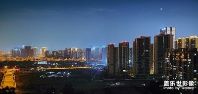 疫情爆發(fā)，在家待著樓頂看日落看月亮