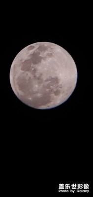 放兩張正月十五的月亮