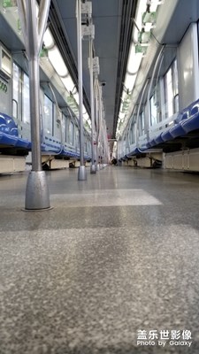 疫情下的上海地鐵