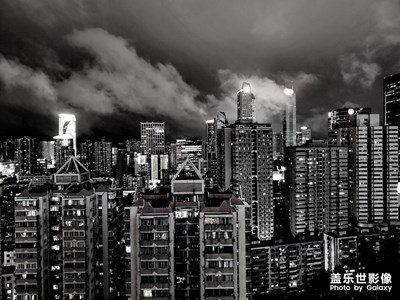 這張封面比之前發(fā)的那個(gè)要好些